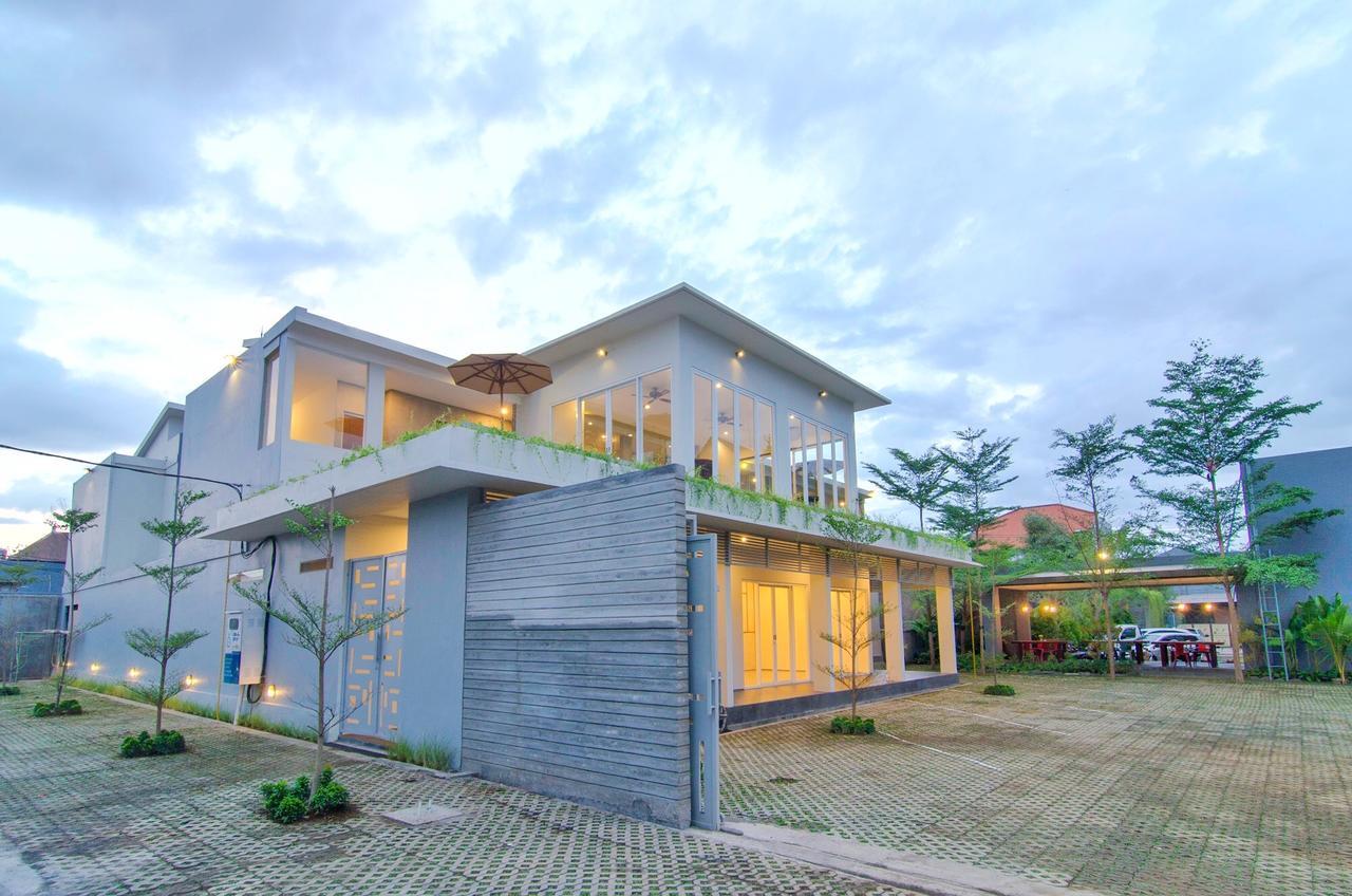 Seruni Guest House Denpasar Eksteriør billede